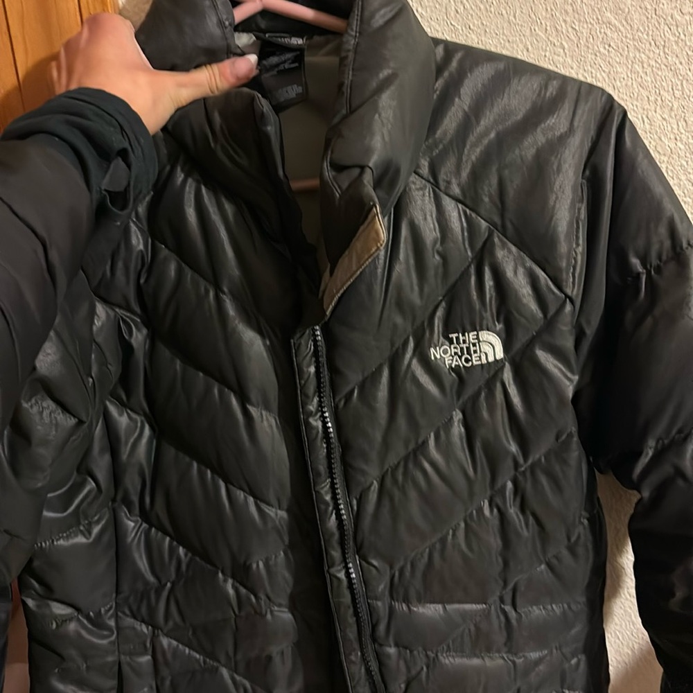 Women’s north face puffer
